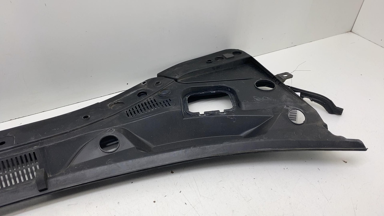 ⭕ 2014-2024 Maserati Ghibli Front Windshield Cowl Vent Grille Panel 670010468