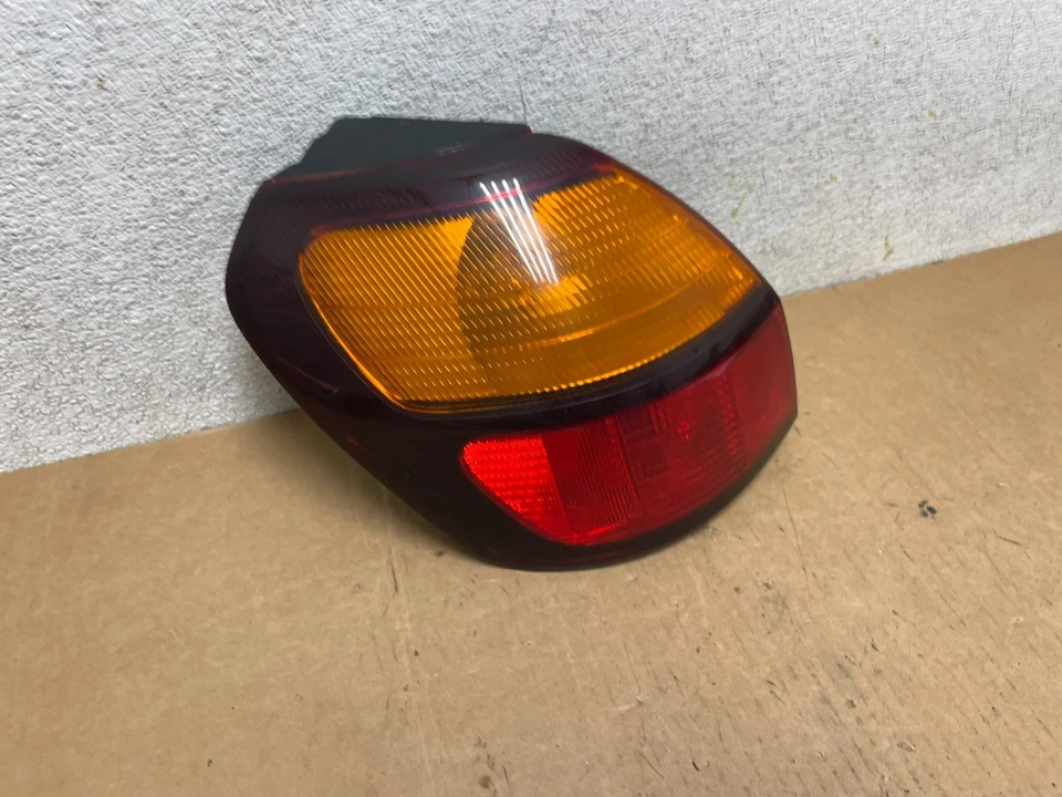 Luz trasera izquierda conductor Subaru Legacy Outback 2001 a 2004 Q6649 DW Foto 3 de 4