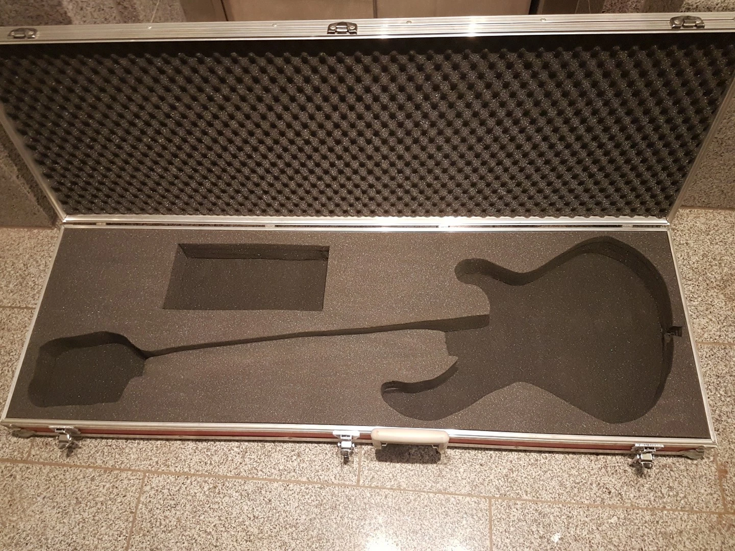 Picture 1 of 4
