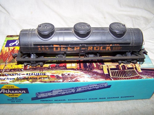 Athearn HO Three Dome Tank Car Deep Rock(RTR) - Picture 9 of 20