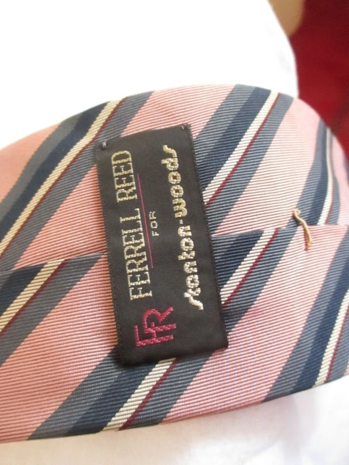 Corbata Ferrell Reed Stanton Woods para hombre 100 % seda a rayas rosa y azul marino Foto 4 de 4