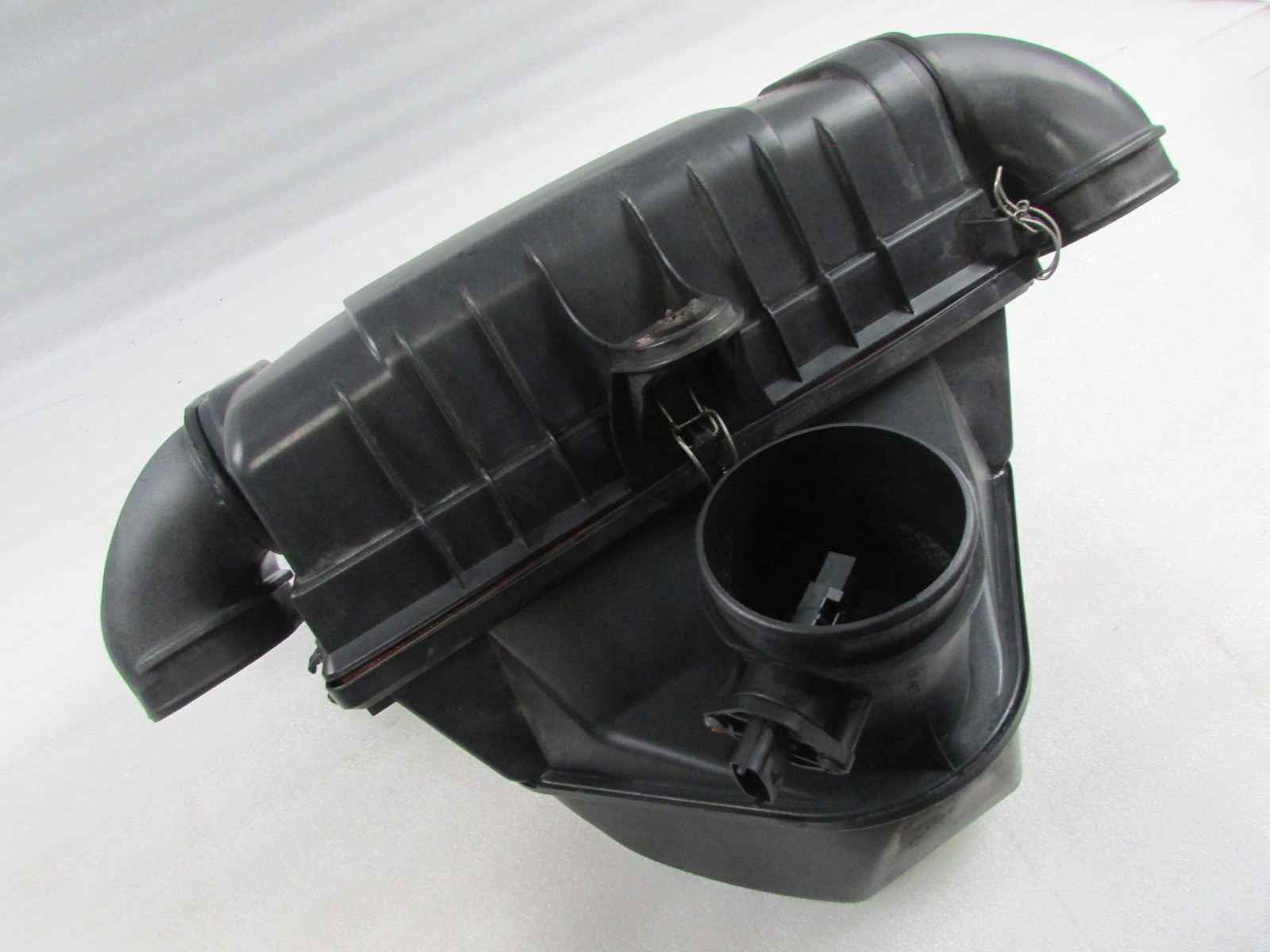Maserati Quattroporte, Air Cleaner, Used, P/N 211794