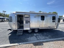 2026 Airstream Flying Cloud 25FBQ