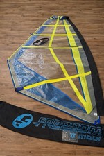 Maui Freedom Slalom Wing 4.4 Windsurfing Sail Green And Blue With Case