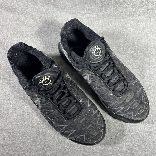 Nike Air Max Plus TN SE BG Shark Black GS Grade School Size 6.5Y CD6367 001 - Picture 2 of 9
