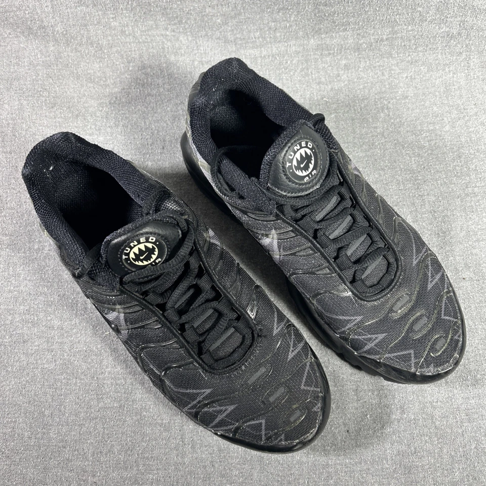 Nike Air Max Plus TN SE BG Shark Black GS Grade School Size 6.5Y CD6367 001 - Image 2 of 4