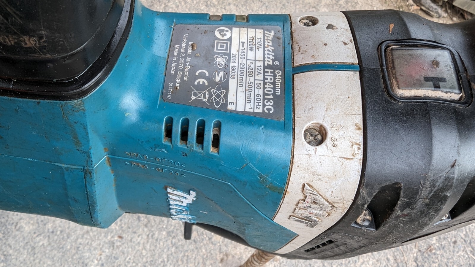 Makita HR4013C SDS Max Rotary Demolotion Hammer Drill 110V in Hard Case