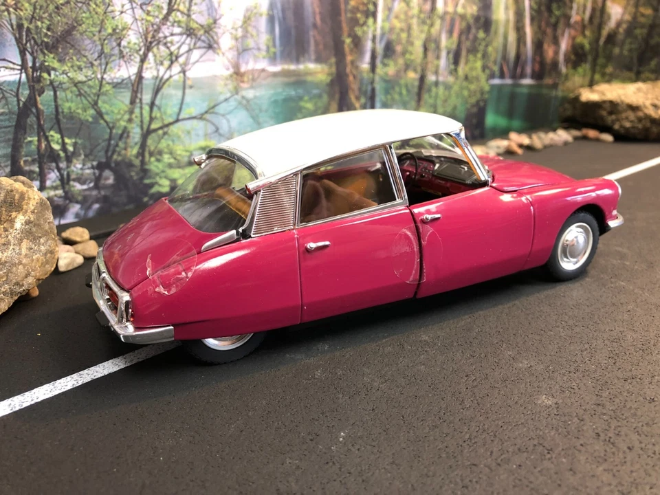 Imperfecto ROTO FABBRI EDITORI Italia 1963 CITROEN DS 19, 1:32 Fijador o depósito de chatarra Foto 3 de 4