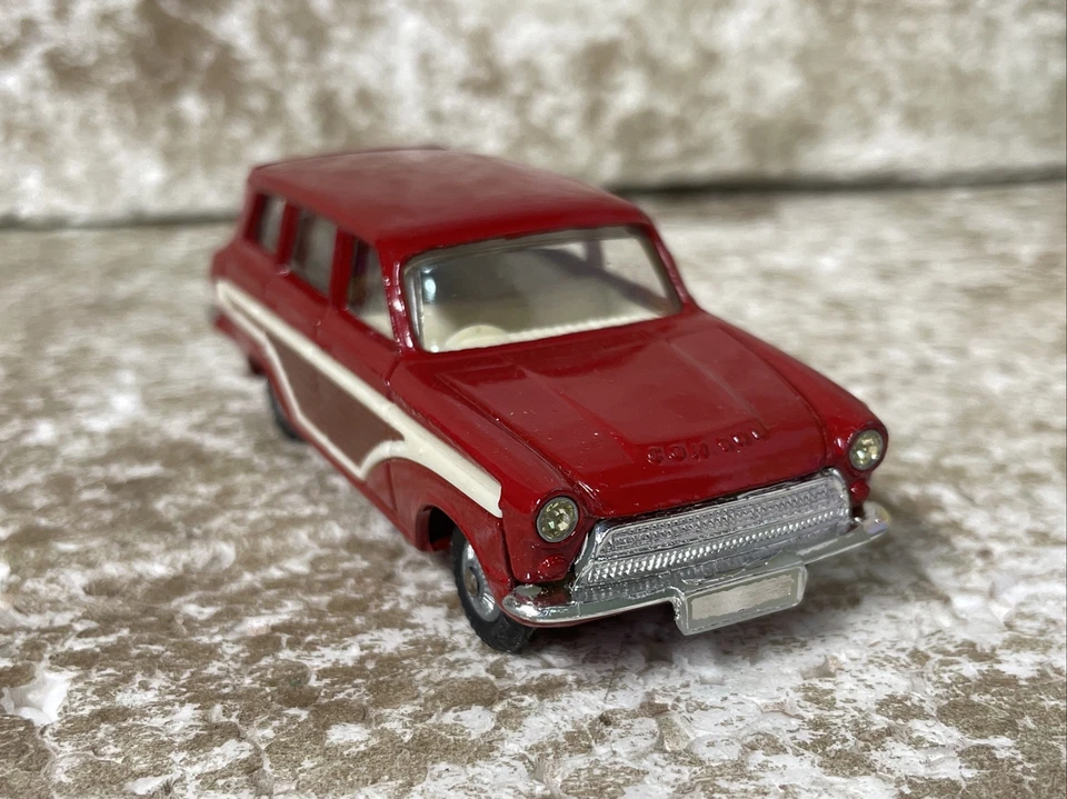 vintage Corgi 491 FORD CORTINA ESTATE WAGON RED Car Original LOOK HERE - Image 4 of 4