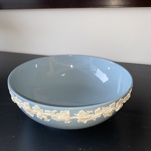 Large Wedgwood Blue Etruria Barlaston Embossed Queens Ware Round Blue Bowl - Picture 2 of 3