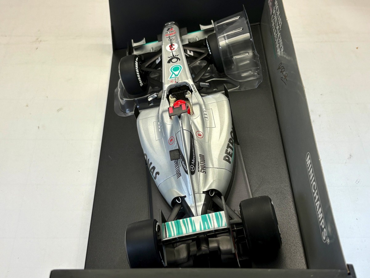 【激レア】MINICHAMPS 1/18 メルセデスGP ペトロナス 2010 1:18 MINICHAMPS Mercedes GP Petronas MGP W01 2010 Michael