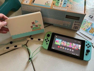 Nintendo switch animal crossing edition + Dock and Joycon