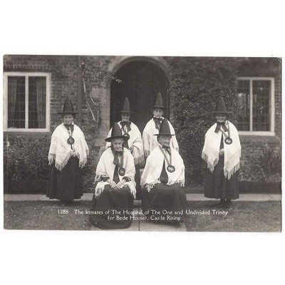 CASTLE RISING Insassen of One & Undivided Trinity Bede House, RP Postkarte unbenutzt