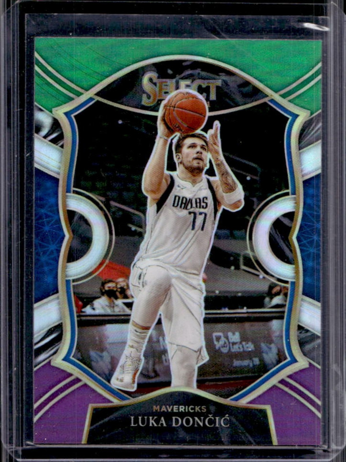 2020-21 Panini Select Luka Doncic Green White Purple Concourse #15 Mavericks