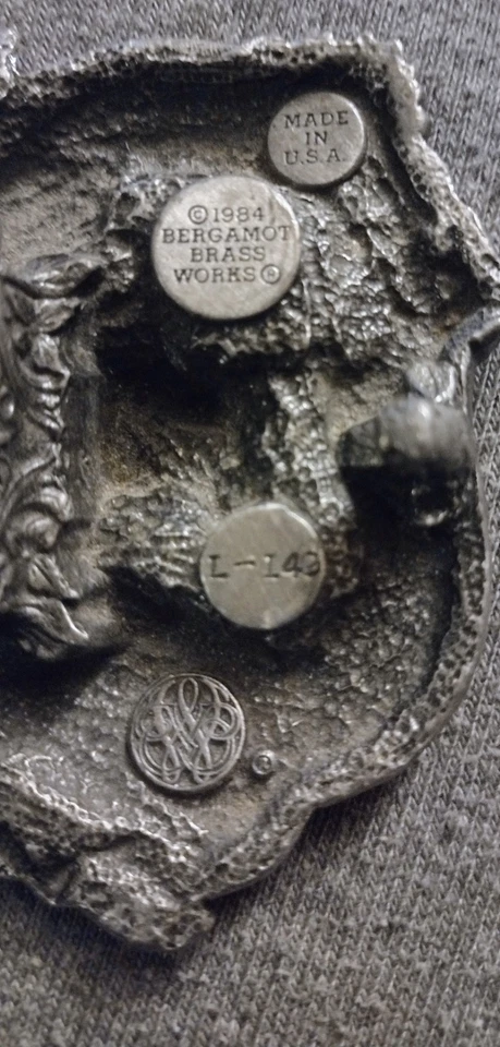 Hebilla de cinturón celta Bergamot Brass Works Dragon 1984 vintage L-149 EE. UU. genuina Foto 4 de 4