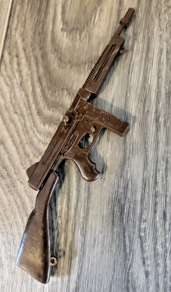 Lote de pistolas de juguete miniatura vintage Tommy Guns y 45 pistolas Lone Star Foto 2 de 4