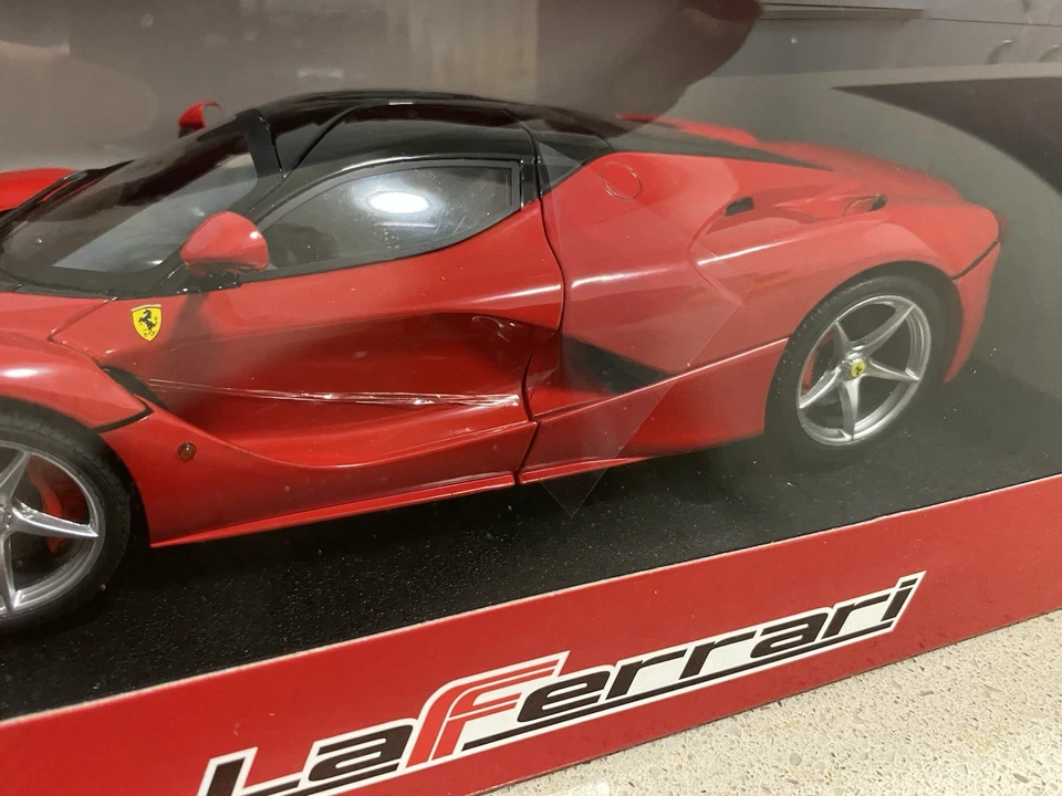 Hot Wheels 1/18 Scale Diecast - #37562 Ferrari LaFerrari - Red - NEW Unopened - Image 4 of 4