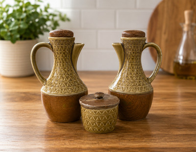 Vintage Keramik Kruzifix Set Öl Essig Flaschen & Deckeltopf Retro Geschirr
