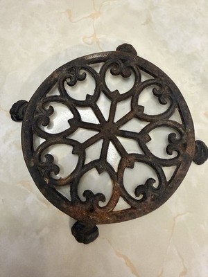 John Wright Cast Iron Round Heart Mandala Concave 5'' Footed Trivet #281 Signed