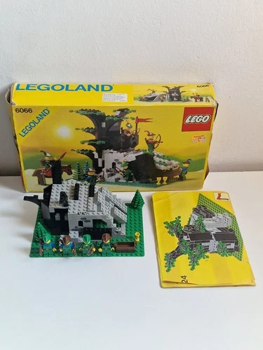 Vintage Lego Legoland Castle 6066 Camouflaged Outpost Set, w box n instructions