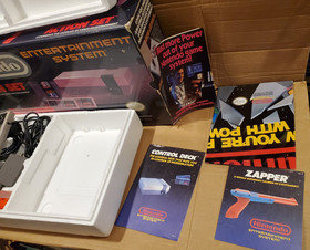 Juego de acci&oacute;n consola Nintendo NES vintage completo en caja (CIB)