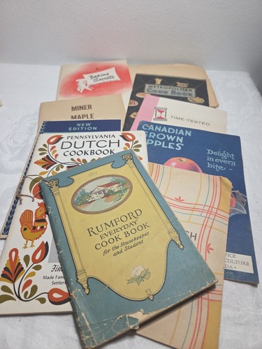 Vintage lot of Recipe Booklets, Pamphlets, Advertising, & Cook Bks