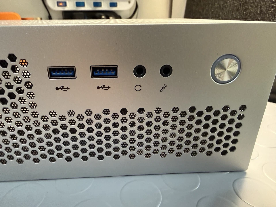 Case pc mini itx + Omaggio - Immagine 3 di 4