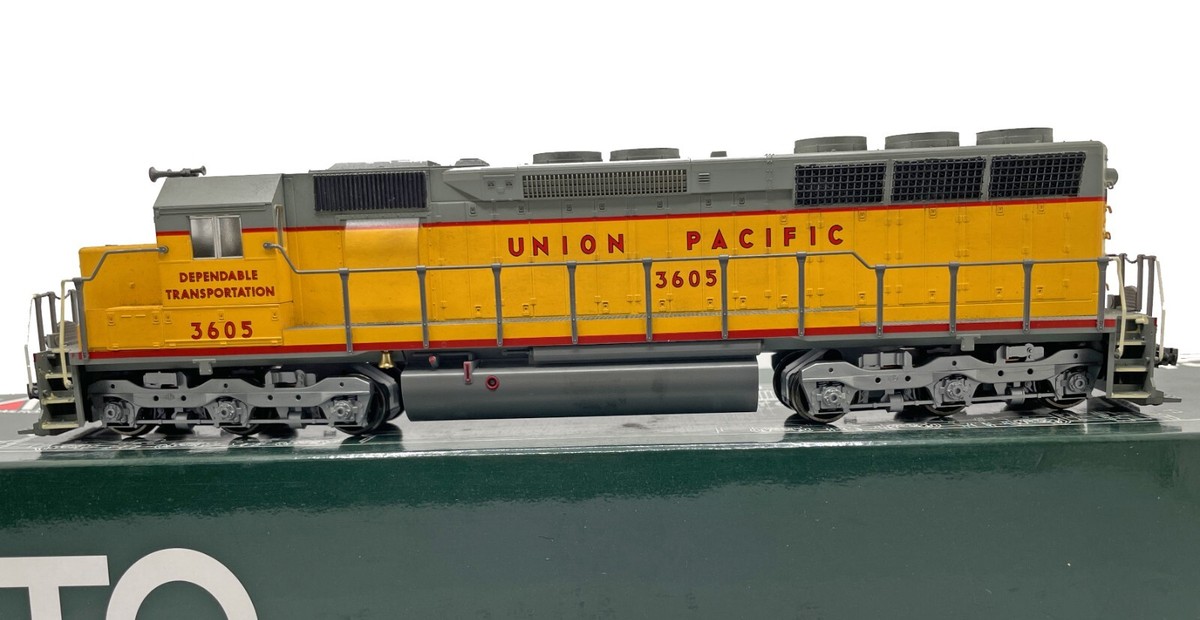 KATO HO CP Rail EMD SD45 37-1701 #5493⑱ HO KATO 37-1716 EMD SD45 UNION PACIFIC UP # 3605 LIGHTLY
