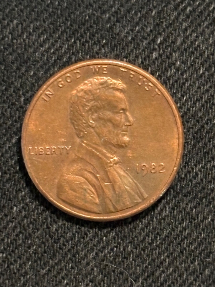 旧貨幣 銀製 約2.5cm 1982年 ニュージーランド 5セント 1982年 古銭 硬貨 貨幣 - メルカリ