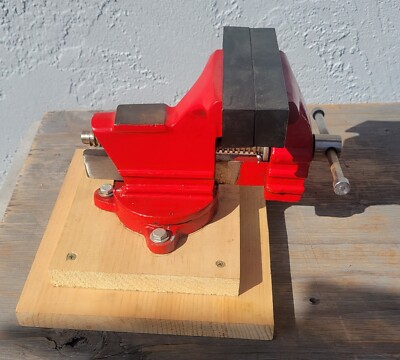 Vintage Red Swivel Base Bench Vise ~ Anvil ~ Jaws ~ 3 1/2''