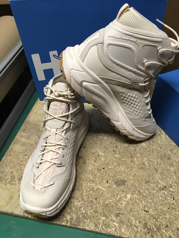 DS MENS HOKA ONE ONE Tor Ultra Hi 3 Suede and Hiking Boots EGGNOG SZ 9