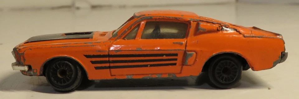 De colección ZYLMEX ZEE P392 Ford Mustang Fastback Pro Street Naranja Hot Black Wheels Foto 2 de 4