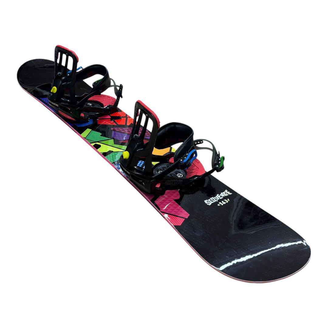 SALOMON SEQUENCE 143 × SALOMON RHYTHM S