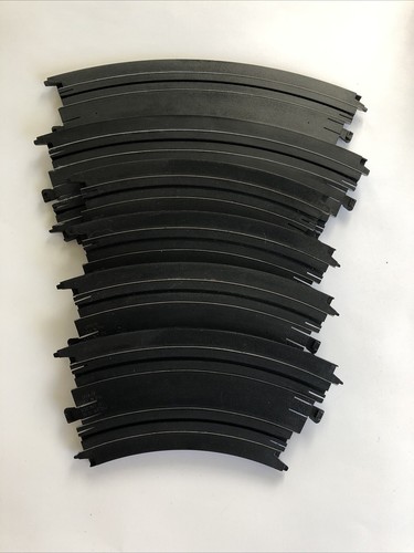 Lot of 6 Pieces Tyco HO Racing Track, Two No. B5844, Four No. B5846, Curves