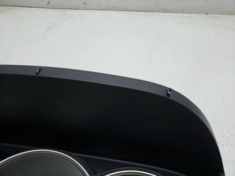 2007 Nissan Versa Speedo Cluster Dash Bezel OEM 68240 EL00A - Image 4 of 4