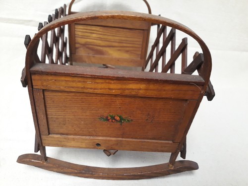 Antique Salesman's Sample of a Baby Crib - Picture 2 of 15