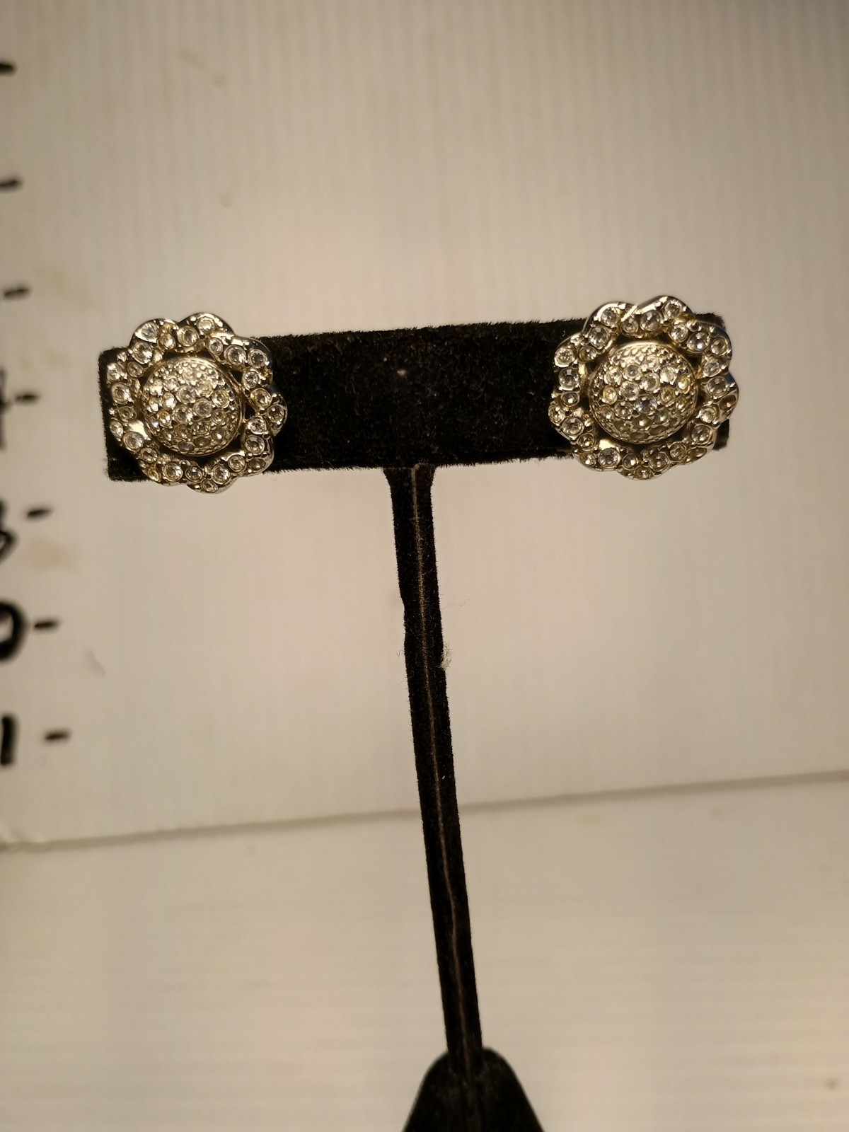 Picture 1 of 9