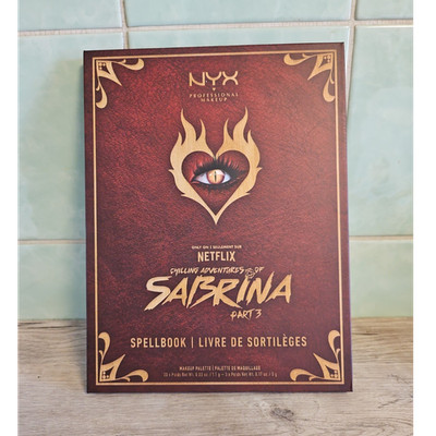 NYX Professional Makeup Sabrina Spellbook Palette SAB01, limitiert, 33-teilig