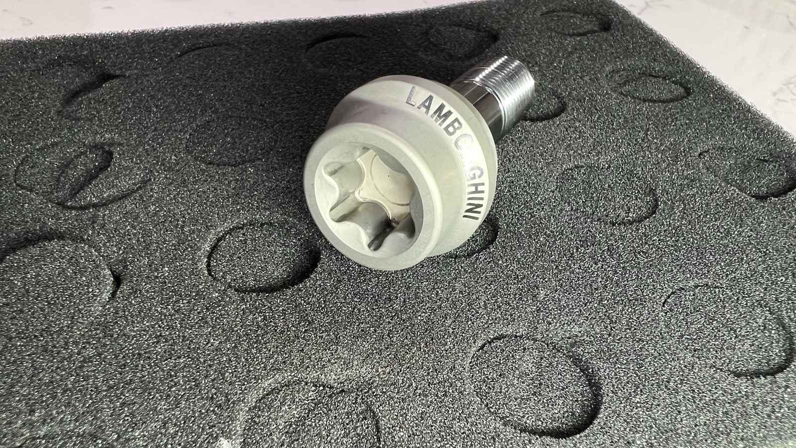 LAMBORGHINI HURACAN TITANIUM WHEEL RIM LUG NUT BOLT OEM