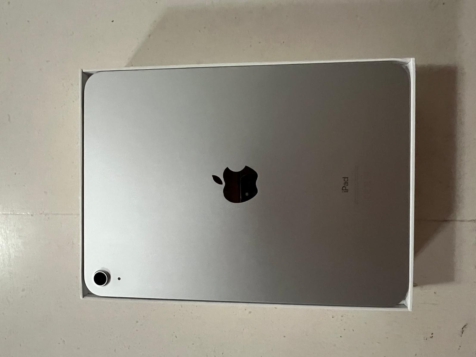 Apple iPad 10a Gen. 64GB, Wi-Fi, 10,9" - Argento