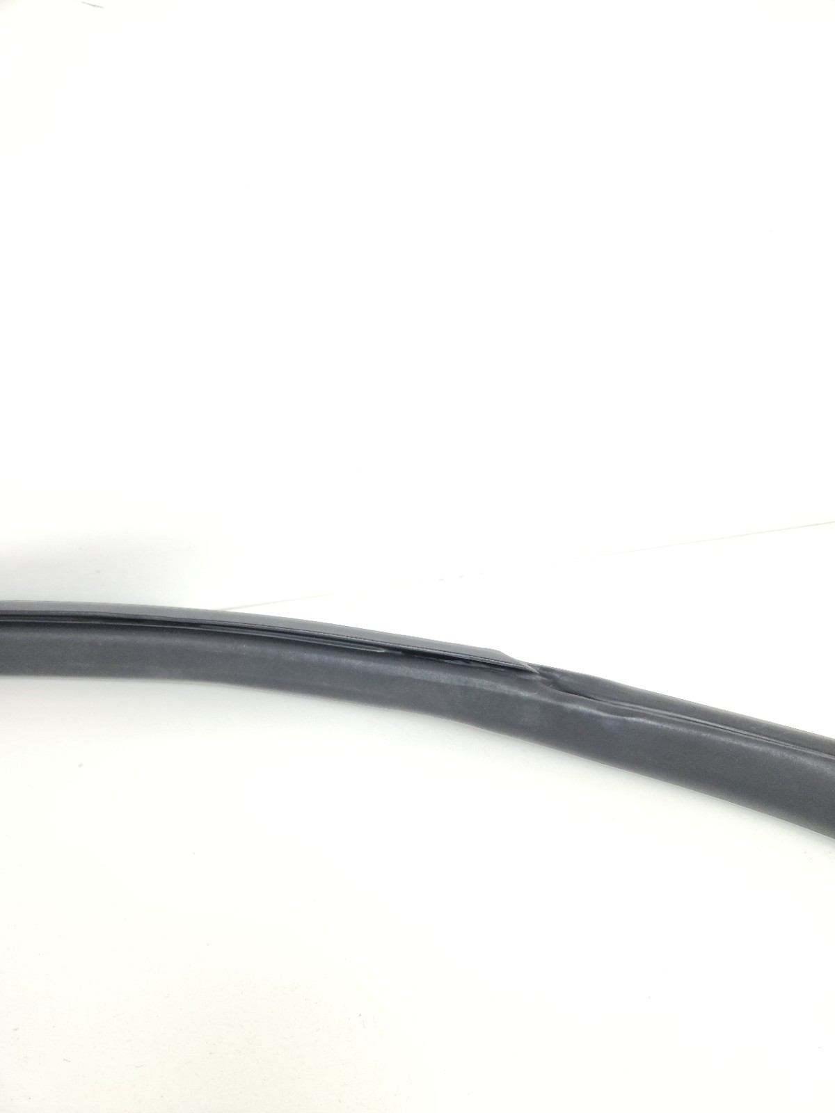 2015-2017 MCLAREN 675LT RIGHT PASSENGER SIDE DOOR WEATHERSTRIP SEAL GASKET OEM 