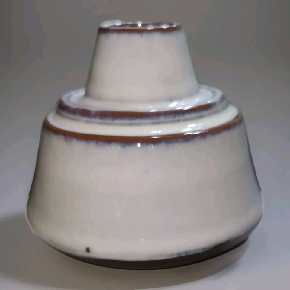 Florero de cerámica HK Living esmalte blanco bordes marrones estante pequeño Foto 2 de 4