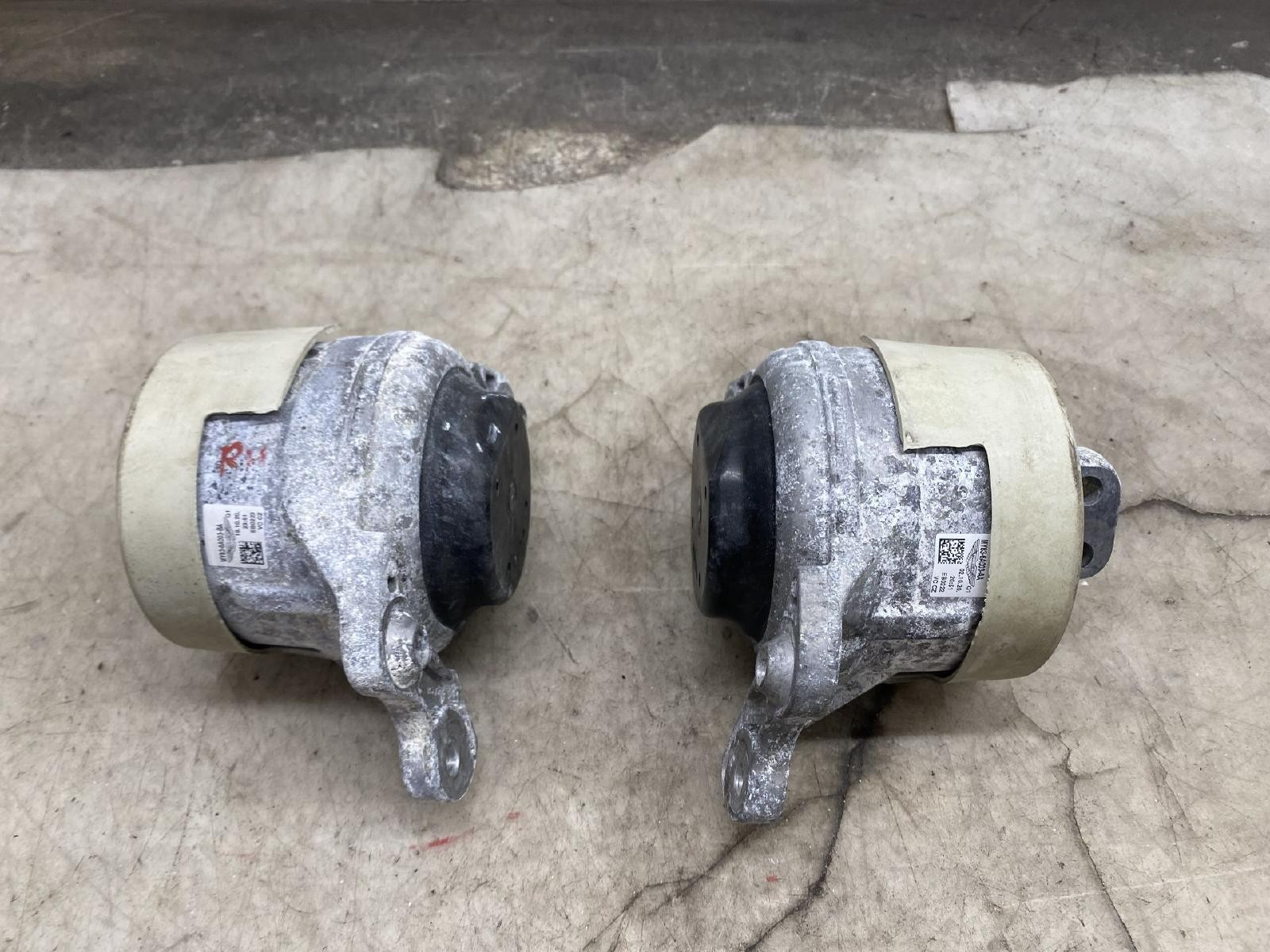 Aston Martin DBX 2020-2024 Right Engine mounts 2 pcs