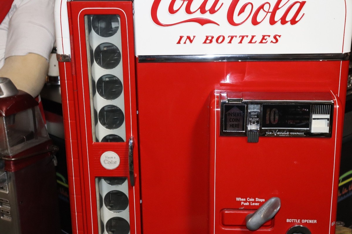 Vintage 1950s Coca Cola 10¢ Vendo 81 C Soda Vending Machine