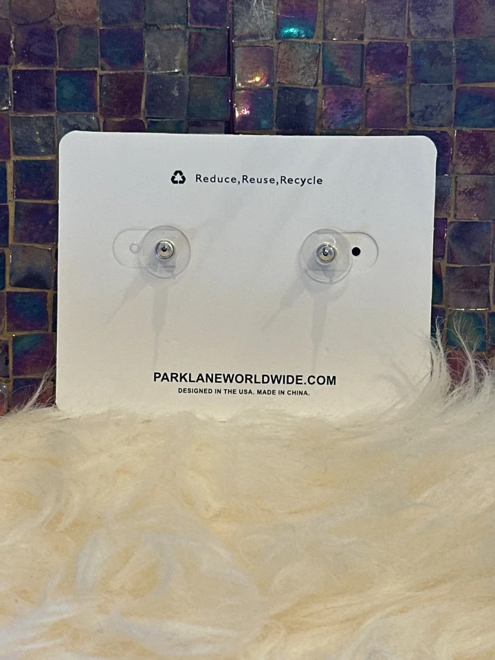 Pendientes perforados Park Lane "KNOTTIE" de cristal austriaco en PLATA Reg. $47 Foto 2 de 4