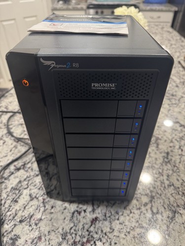 Promise Pegasus2 R8 24TB 8-Bay RAID Array MOVIE BODYD Backup Drive LESEN - Bild 2 von 10