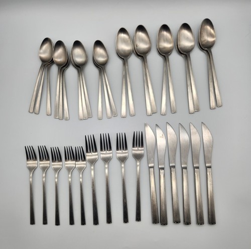 Gourmet Crest stainless flatware mixed lot 37 pieces unknown pattern