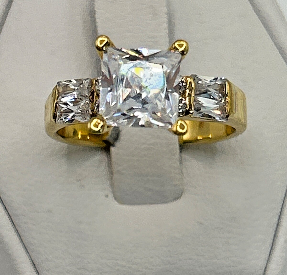 Gold Tone .925 Vintage Sterling Silver Estate Ring Size 6.75 w/ Colorless Stone
