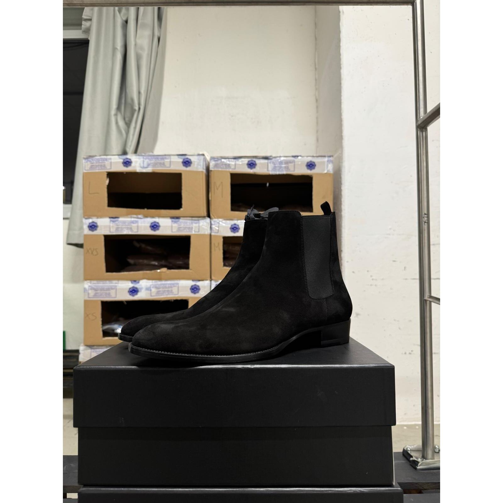 Stivali Chelsea Saint Laurent Paris 443208 scamosciati neri nuovi con etichette 41 5