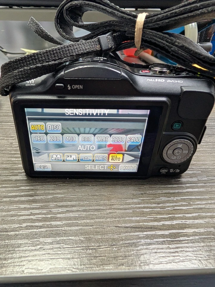 Panasonic LUMIX DMC-GF3 12.1MP Digital Camera - ( Missing Smaller Lens ) - Image 3 of 4